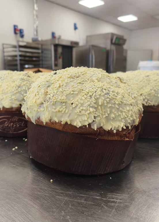 Panettone Artigianale Fragoline di Bosco e Cioccolato Bianco