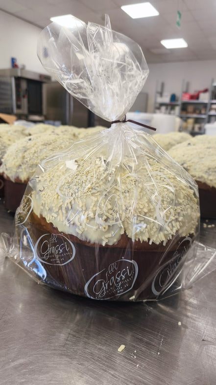 Panettone Artigianale Fragoline di Bosco e Cioccolato Bianco